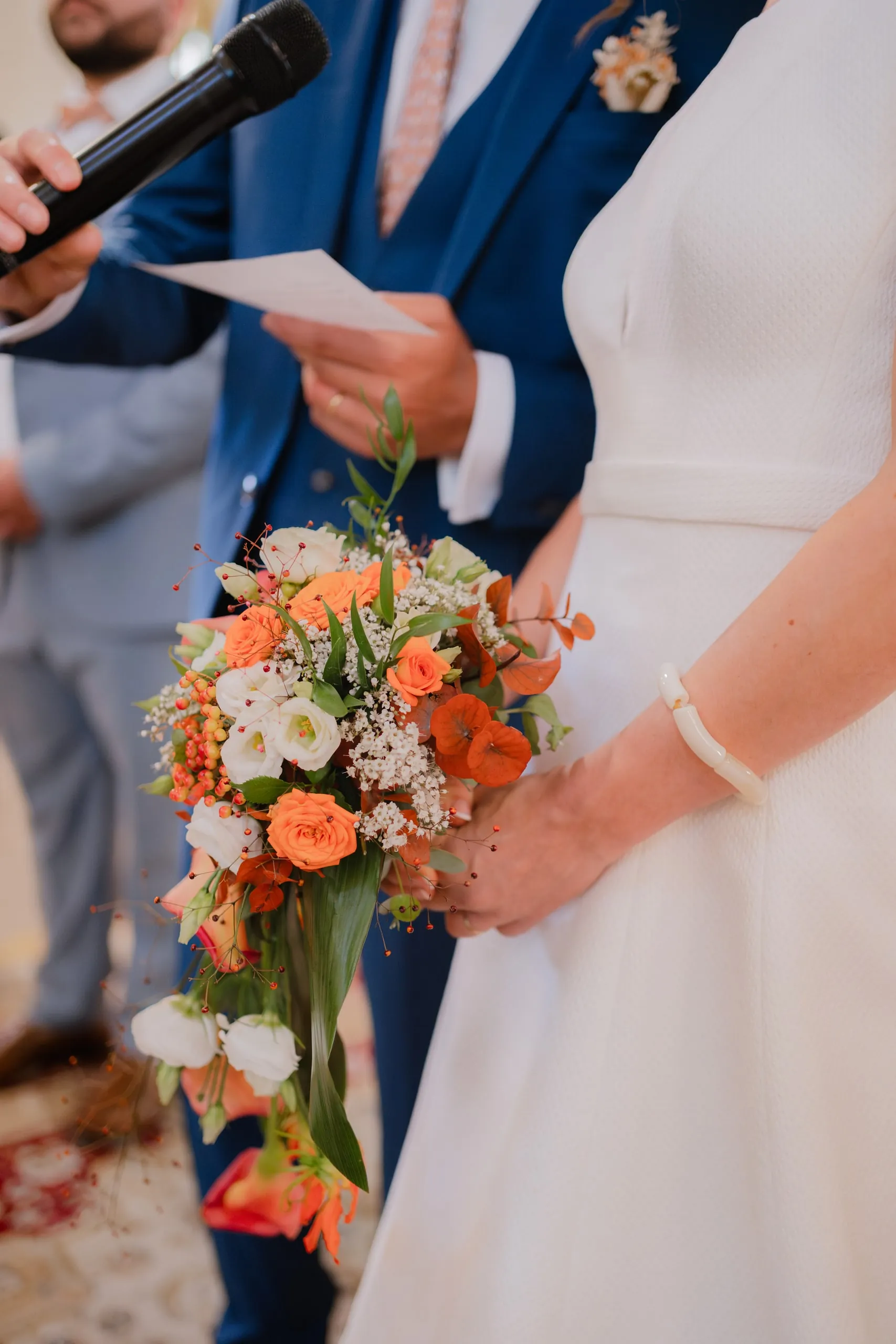 Le bouquet orange et blanc de Wieke, pendant la lecture de Jean